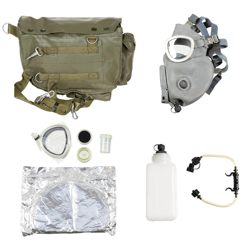 Original Polish MP4 Gas Mask with water bottle - Image 3
