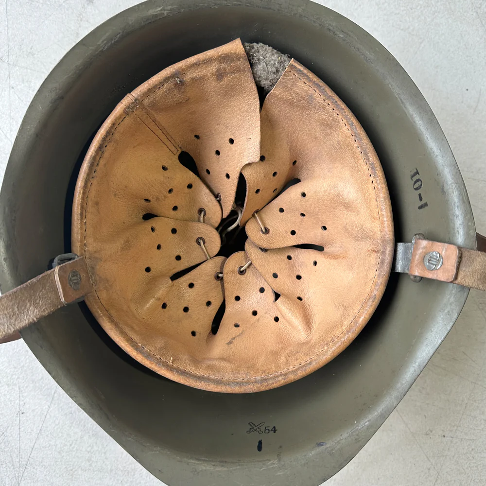 Czech M52 Steel Helmet - Image 3